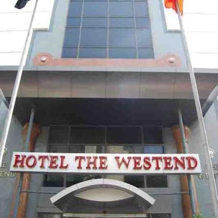 Hotel The Westend Amhedabad Dış mekan fotoğraf