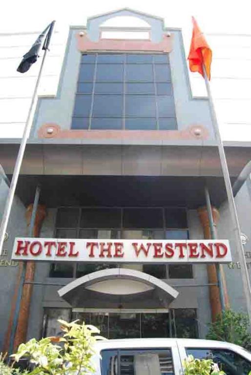 Hotel The Westend Amhedabad Dış mekan fotoğraf