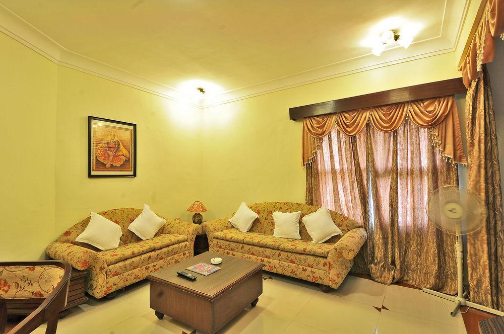 Hotel The Westend Amhedabad Dış mekan fotoğraf