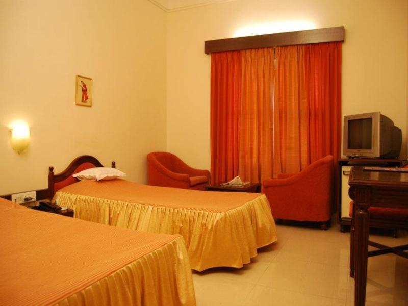 Hotel The Westend Amhedabad Dış mekan fotoğraf