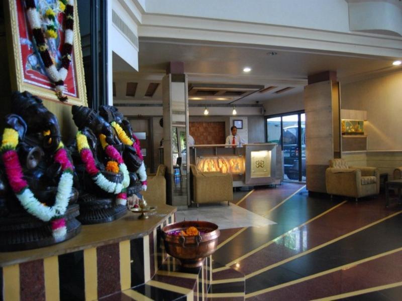Hotel The Westend Amhedabad Dış mekan fotoğraf