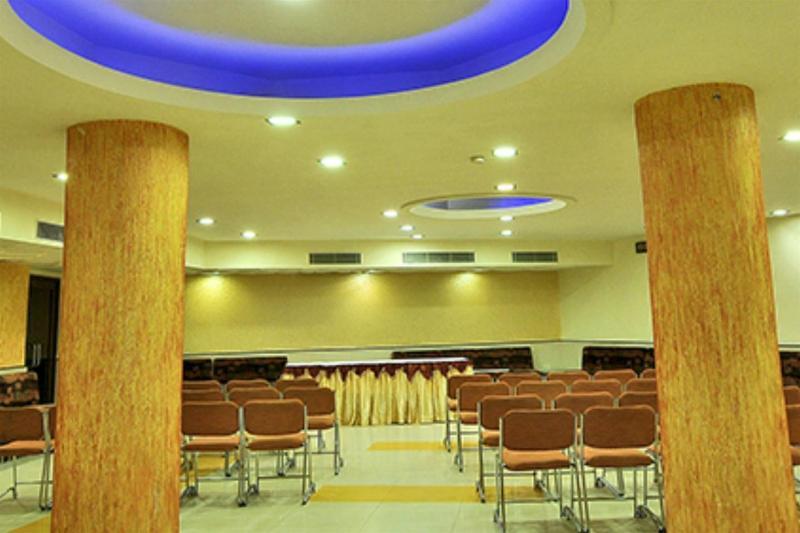 Hotel The Westend Amhedabad Dış mekan fotoğraf