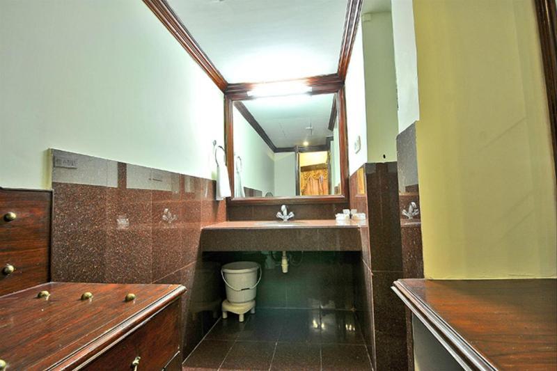 Hotel The Westend Amhedabad Dış mekan fotoğraf
