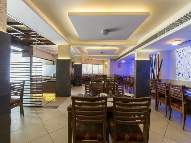 Hotel The Westend Amhedabad Dış mekan fotoğraf