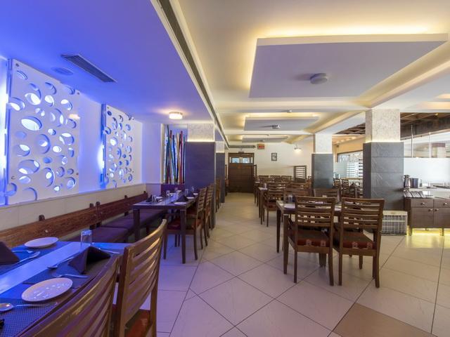 Hotel The Westend Amhedabad Dış mekan fotoğraf