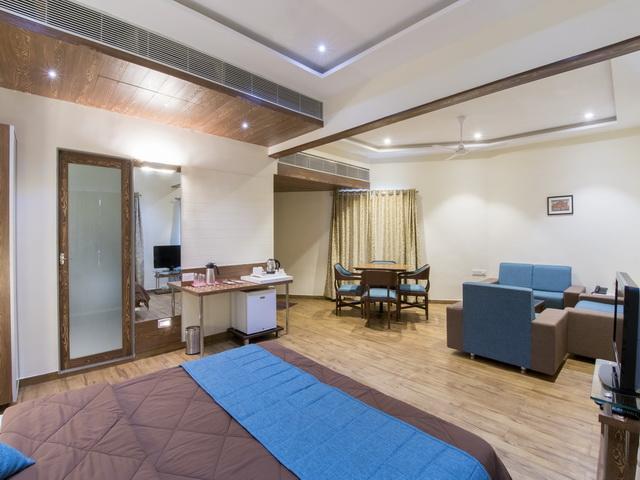 Hotel The Westend Amhedabad Dış mekan fotoğraf