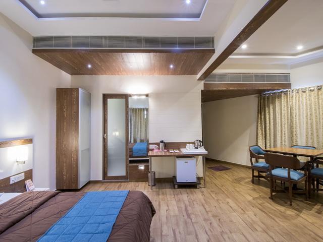 Hotel The Westend Amhedabad Dış mekan fotoğraf