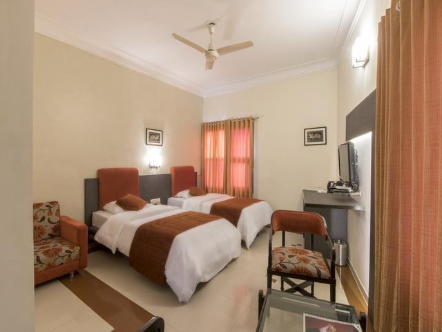 Hotel The Westend Amhedabad Dış mekan fotoğraf
