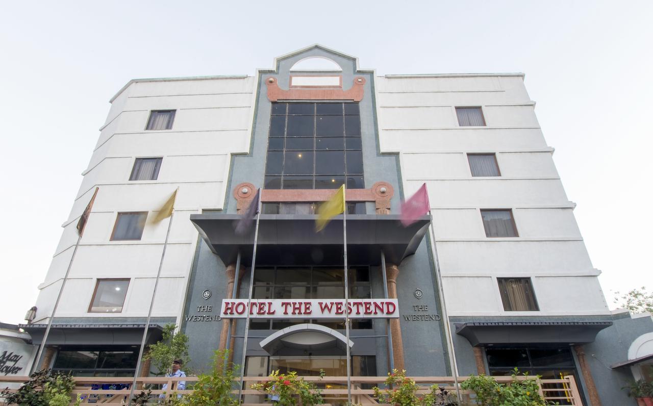 Hotel The Westend Amhedabad Dış mekan fotoğraf