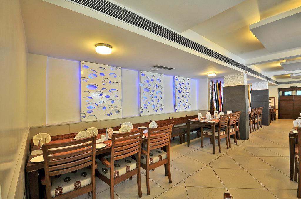 Hotel The Westend Amhedabad Dış mekan fotoğraf